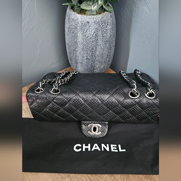 CHANEL East West Lambskin Quilted Bag - Picture 6 of 11